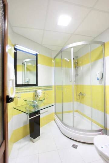 Фото номера Семейный люкс с балконом (для 2 взрослых и 2 детей) Отель Family Hotel Eterno г. Цигов-Чарк 7