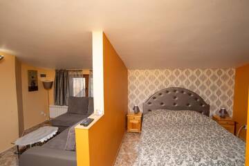 Фото номера Junior Suite with Double jacuzzi and Balcony with Lake View Гостевой дом Sweet Life Family Hotel г. Цигов-Чарк 9